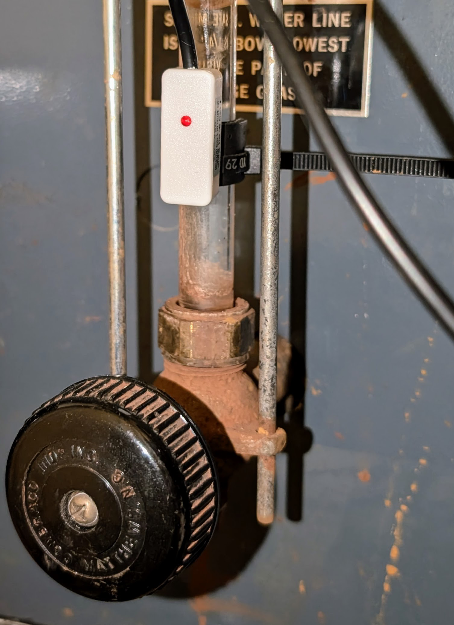 Sensor mounted on boiler gauge glass