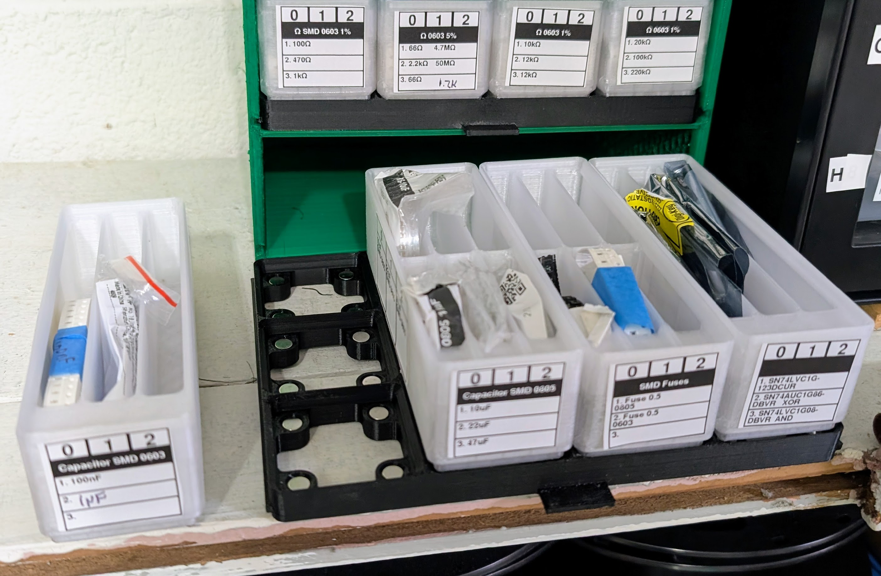 Component bulk storage bins