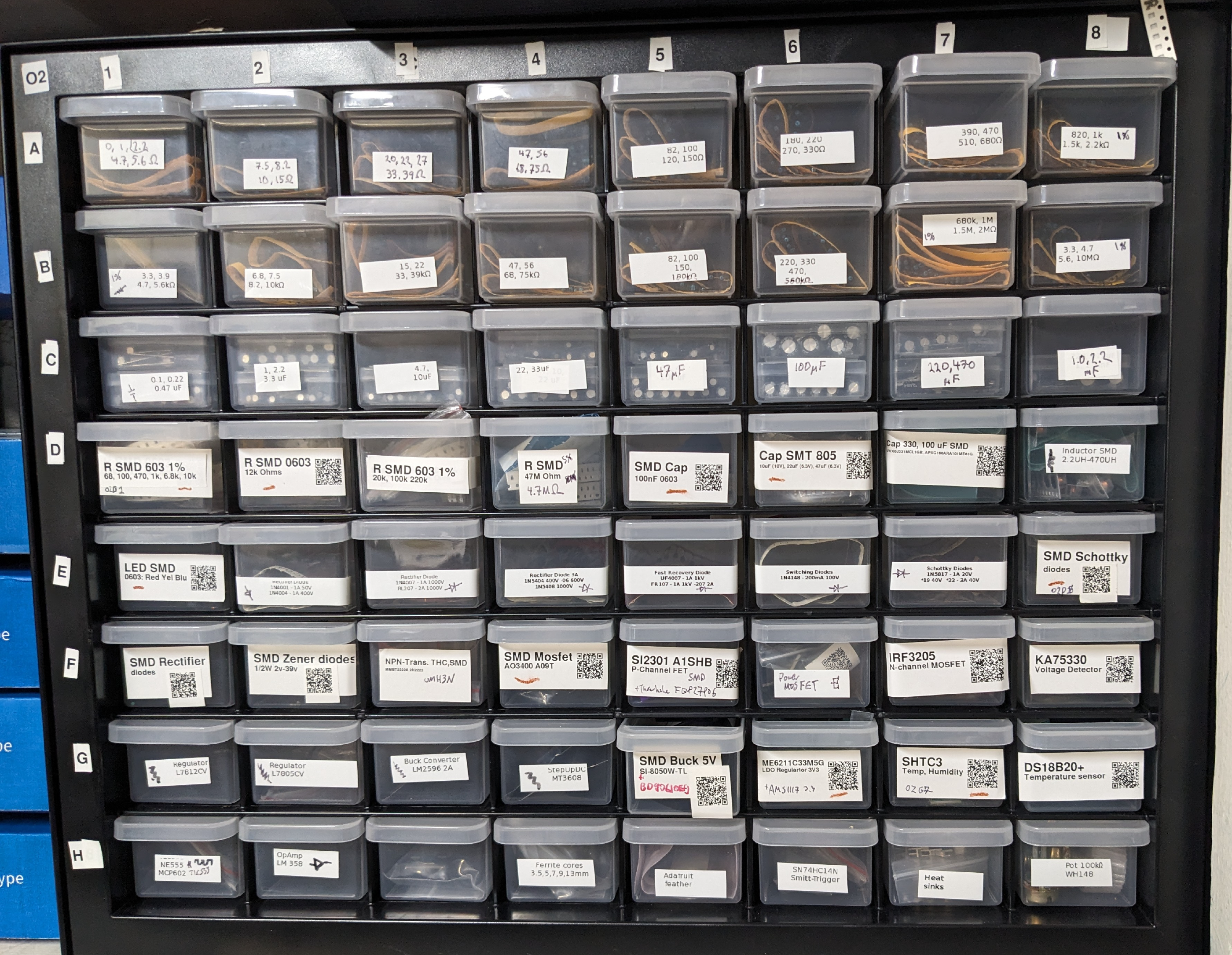 Storage cabinet with small drawers