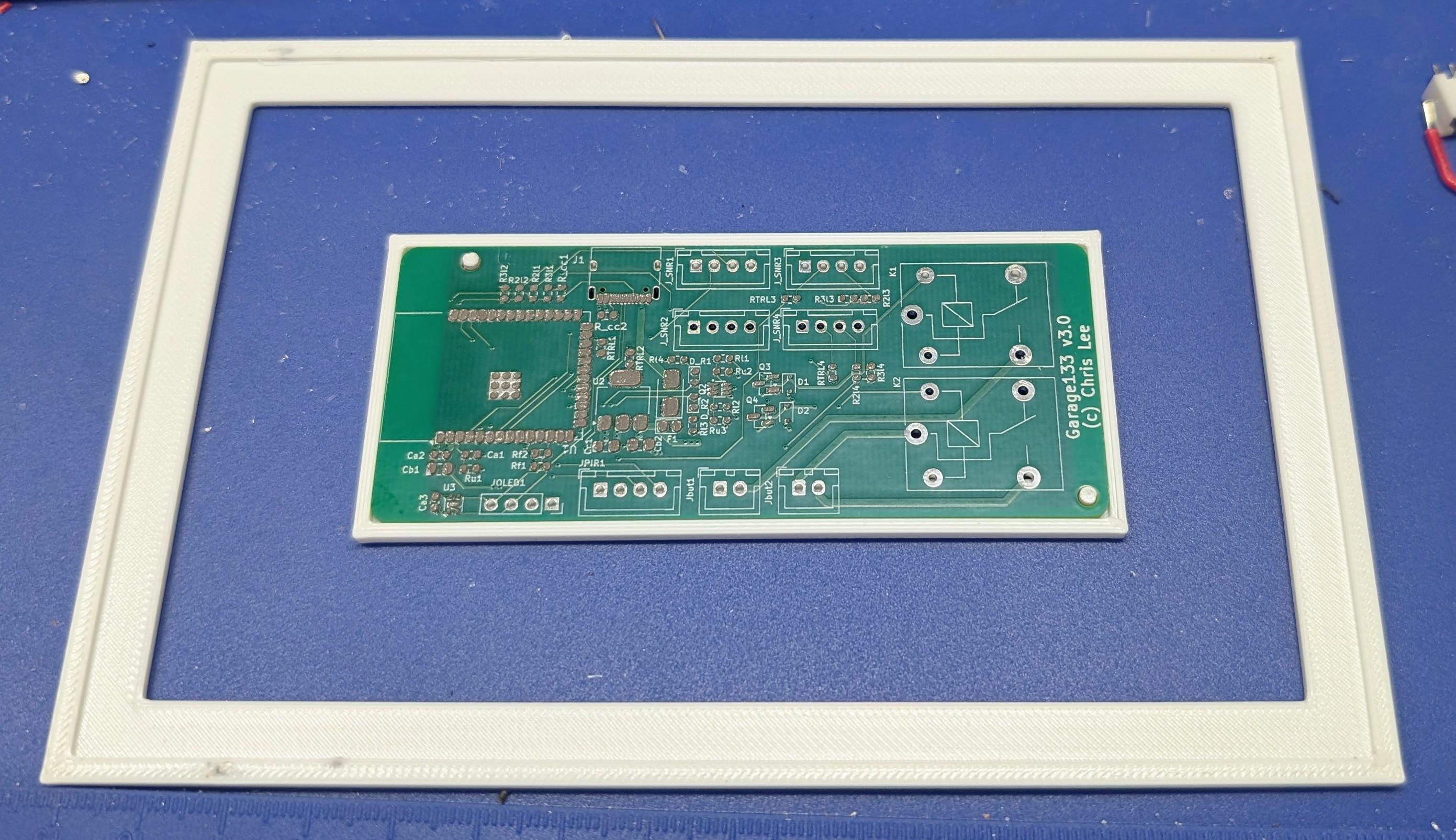 3D-printed frame for supporting PCB stencils of different sizes